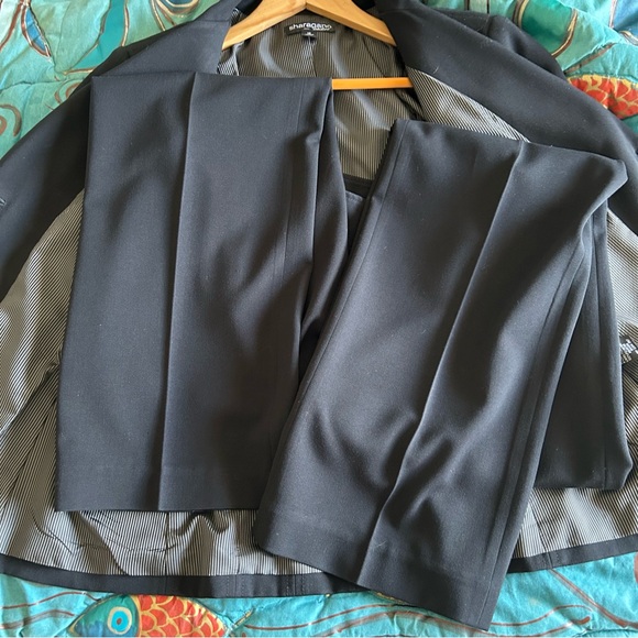 Black Suit Set with jacket and pants.   Great work or casual style!! - Picture 3 of 16